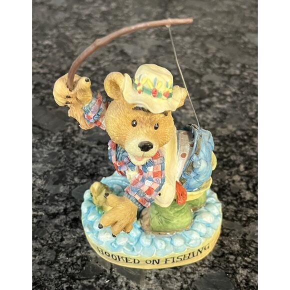 Enesco Moose Creek Crossing “Hooked on Fishing” 1995 Bear with Hook #170437 - Picture 3 of 6